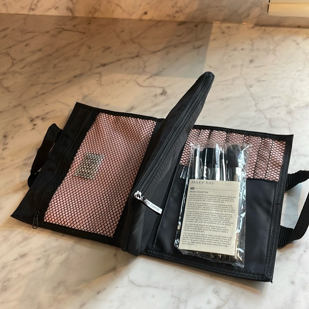 New Mary Kay Brush Collection and Cosmetic Bag